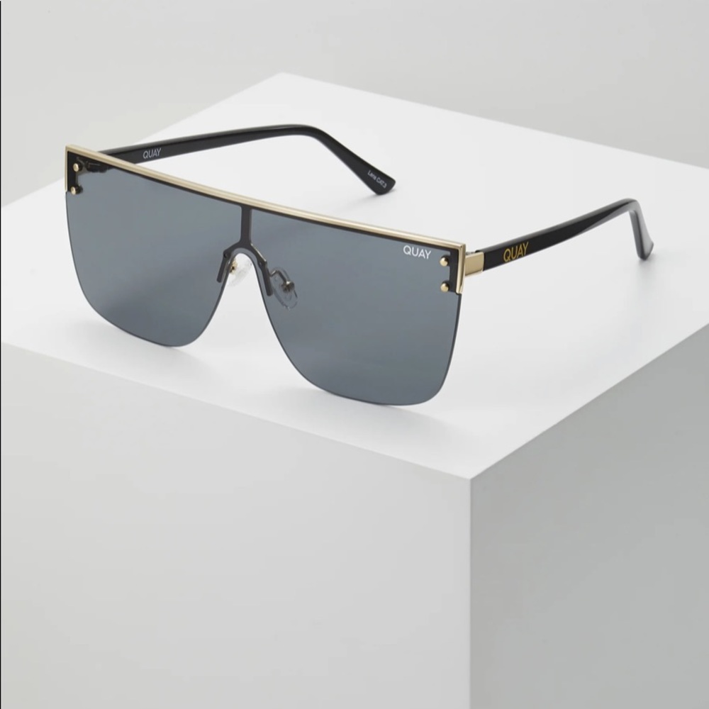 QUAY Australia Blocked Sunglasses NEW